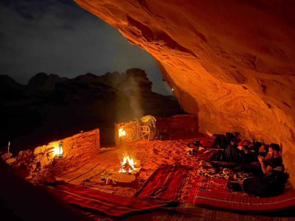 Wadi Rum Cave Camping Экстерьер фото
