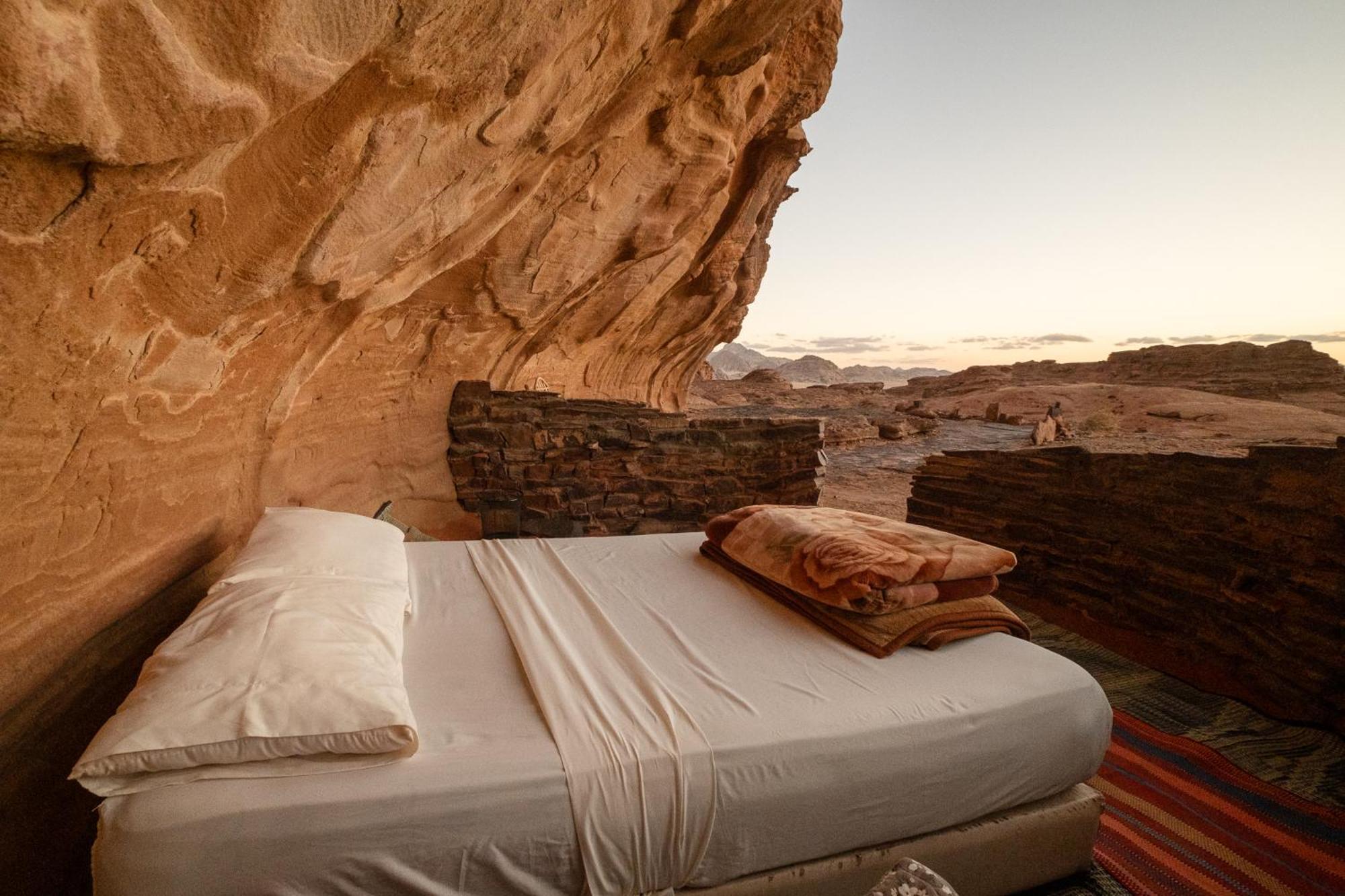 Wadi Rum Cave Camping Экстерьер фото