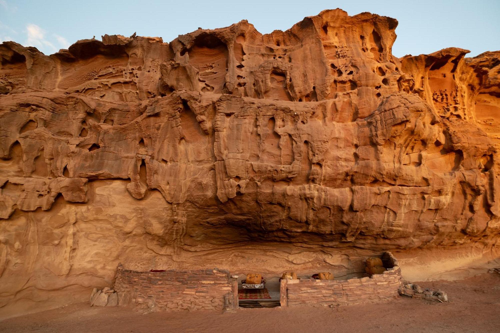 Wadi Rum Cave Camping Экстерьер фото