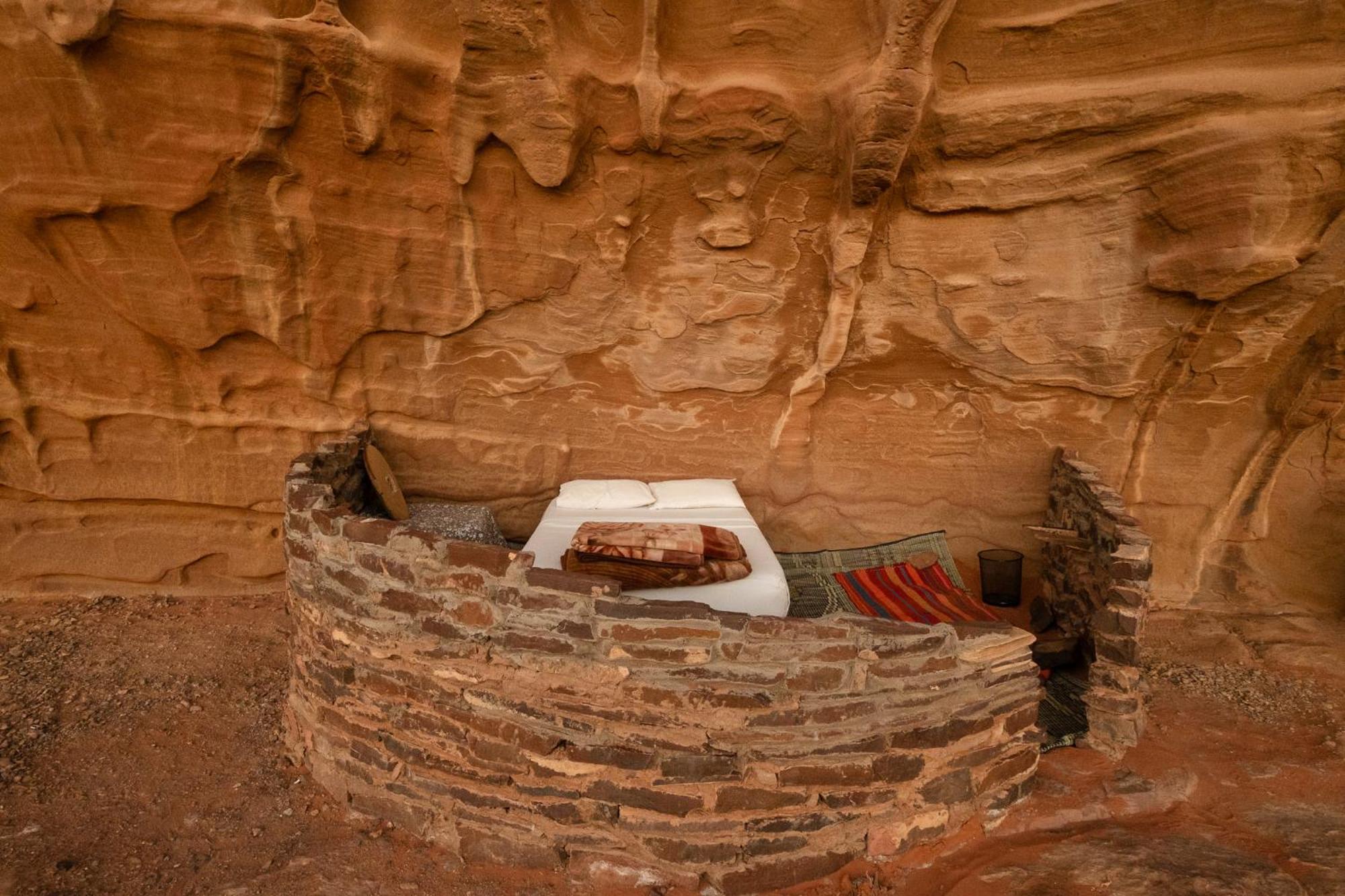 Wadi Rum Cave Camping Экстерьер фото