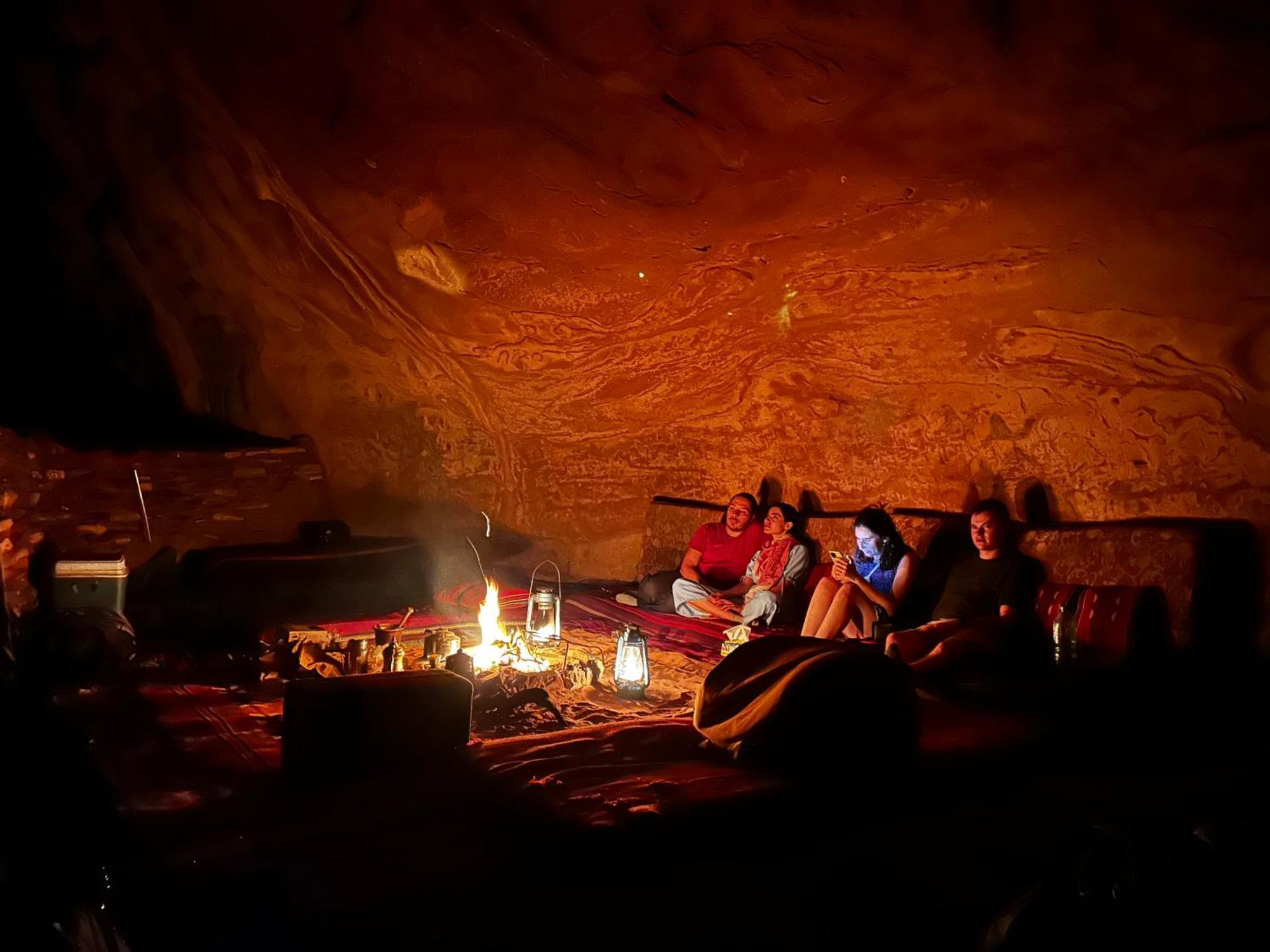 Wadi Rum Cave Camping Экстерьер фото